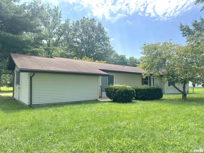 5559 COUNTRY CLUB Road, Murphysboro, Illinois 62966, 0 , 0 ,0,Residential Income,For Sale,COUNTRY CLUB,0,RMAEB459006