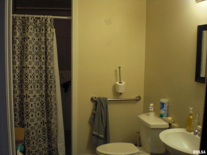 500 WASHINGTON Street, DeSoto, Illinois 62924, 3 Bedrooms Bedrooms, 0 ,2 BathroomsBathrooms,Residential,For Sale,WASHINGTON,0,RMAEB459010