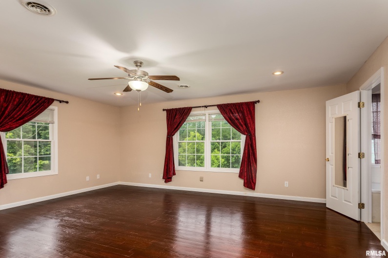141 Pump Station Road, Makanda, Illinois 62958, 5 Bedrooms Bedrooms, 0 ,4 BathroomsBathrooms,Residential,For Sale,Pump Station,0,RMAEB459012