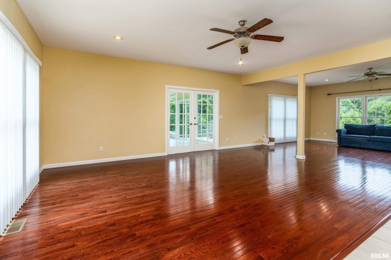 141 Pump Station Road, Makanda, Illinois 62958, 5 Bedrooms Bedrooms, 0 ,4 BathroomsBathrooms,Residential,For Sale,Pump Station,0,RMAEB459012
