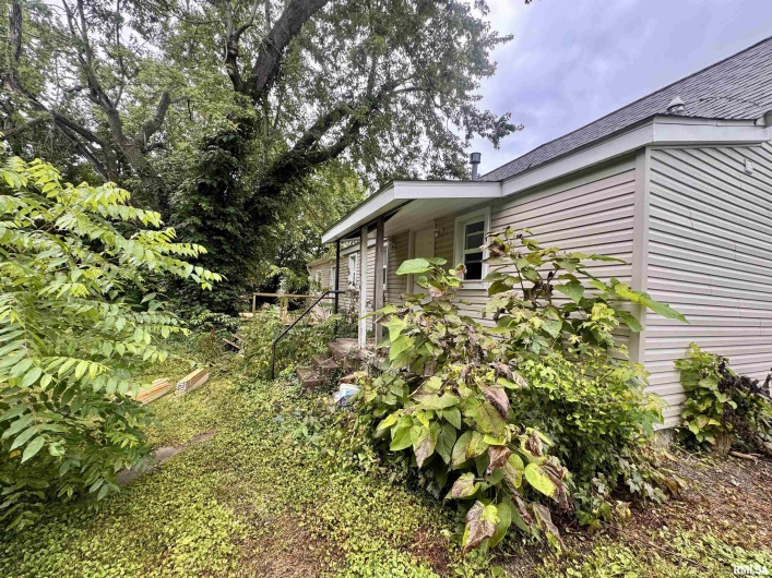 709 GARFIELD Street, Marion, Illinois 62959, 2 Bedrooms Bedrooms, 0 ,1 BathroomBathrooms,Residential,For Sale,GARFIELD,0,RMAEB459013