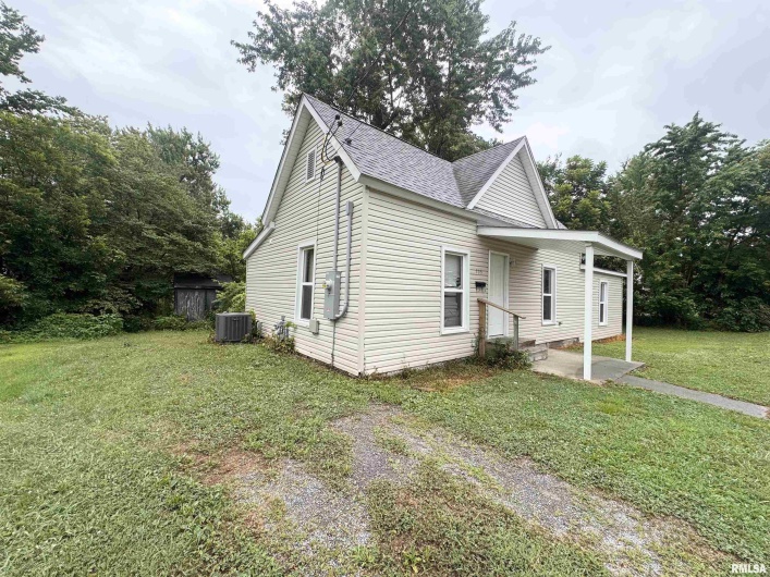 709 GARFIELD Street, Marion, Illinois 62959, 2 Bedrooms Bedrooms, 0 ,1 BathroomBathrooms,Residential,For Sale,GARFIELD,0,RMAEB459013