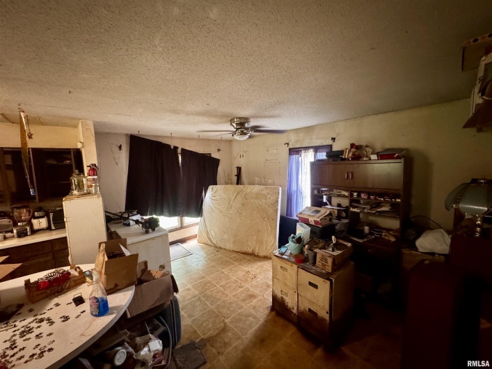 709 GARFIELD Street, Marion, Illinois 62959, 2 Bedrooms Bedrooms, 0 ,1 BathroomBathrooms,Residential,For Sale,GARFIELD,0,RMAEB459013