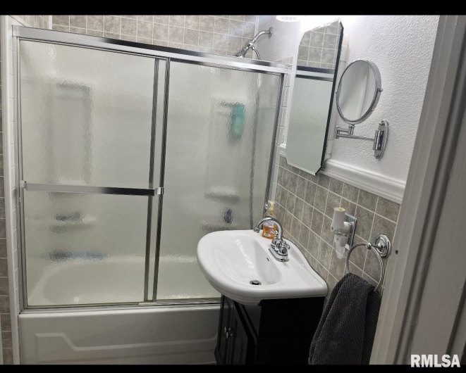 2139 HERBERT Street, Murphysboro, Illinois 62966, 2 Bedrooms Bedrooms, 0 ,1 BathroomBathrooms,Residential,For Sale,HERBERT,0,RMAEB459015