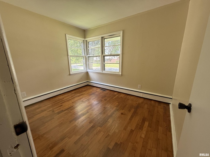 517 FREDERICK Street, Herrin, Illinois 62948, 3 Bedrooms Bedrooms, 0 ,1 BathroomBathrooms,Residential,For Sale,FREDERICK,0,RMAQC4265775