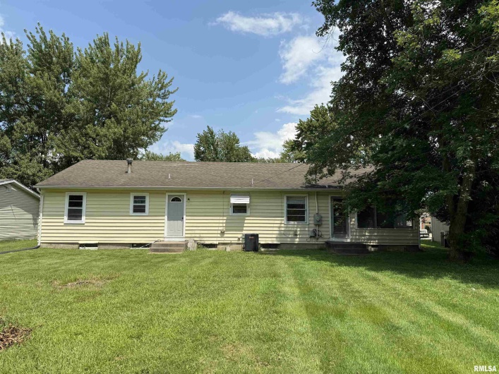 517 FREDERICK Street, Herrin, Illinois 62948, 3 Bedrooms Bedrooms, 0 ,1 BathroomBathrooms,Residential,For Sale,FREDERICK,0,RMAQC4265775