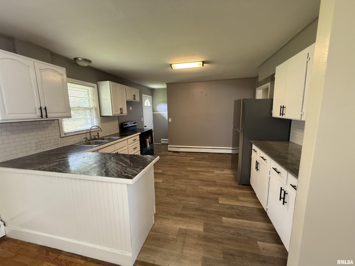 517 FREDERICK Street, Herrin, Illinois 62948, 3 Bedrooms Bedrooms, 0 ,1 BathroomBathrooms,Residential,For Sale,FREDERICK,0,RMAQC4265775