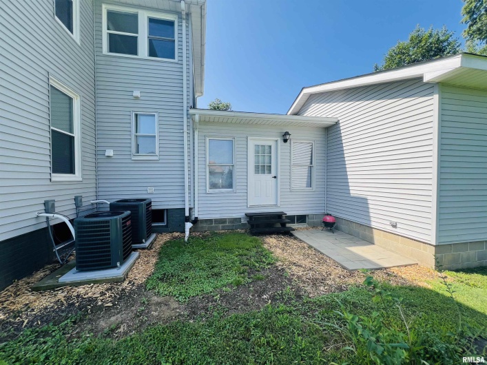 715 MCKINLEY Street, Harrisburg, Illinois 62946, 3 Bedrooms Bedrooms, 0 ,2 BathroomsBathrooms,Residential,For Sale,MCKINLEY,0,RMAEB459019