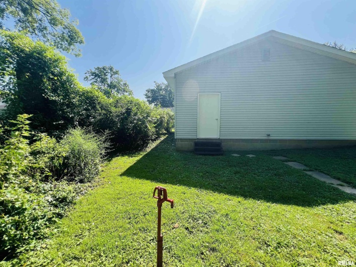 715 MCKINLEY Street, Harrisburg, Illinois 62946, 3 Bedrooms Bedrooms, 0 ,2 BathroomsBathrooms,Residential,For Sale,MCKINLEY,0,RMAEB459019