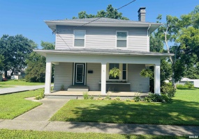 715 MCKINLEY Street, Harrisburg, Illinois 62946, 3 Bedrooms Bedrooms, 0 ,2 BathroomsBathrooms,Residential,For Sale,MCKINLEY,0,RMAEB459019