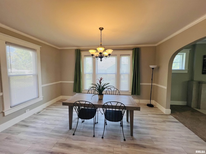 715 MCKINLEY Street, Harrisburg, Illinois 62946, 3 Bedrooms Bedrooms, 0 ,2 BathroomsBathrooms,Residential,For Sale,MCKINLEY,0,RMAEB459019