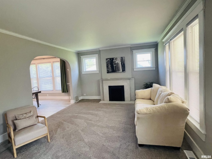 715 MCKINLEY Street, Harrisburg, Illinois 62946, 3 Bedrooms Bedrooms, 0 ,2 BathroomsBathrooms,Residential,For Sale,MCKINLEY,0,RMAEB459019