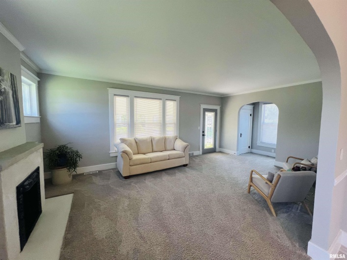 715 MCKINLEY Street, Harrisburg, Illinois 62946, 3 Bedrooms Bedrooms, 0 ,2 BathroomsBathrooms,Residential,For Sale,MCKINLEY,0,RMAEB459019