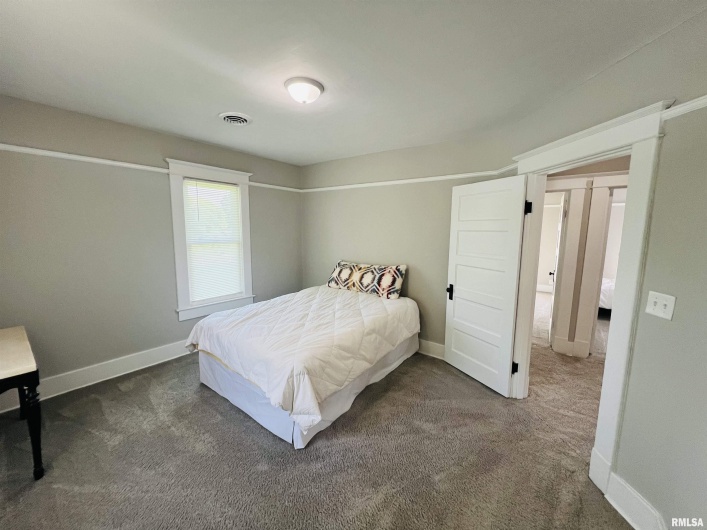 715 MCKINLEY Street, Harrisburg, Illinois 62946, 3 Bedrooms Bedrooms, 0 ,2 BathroomsBathrooms,Residential,For Sale,MCKINLEY,0,RMAEB459019