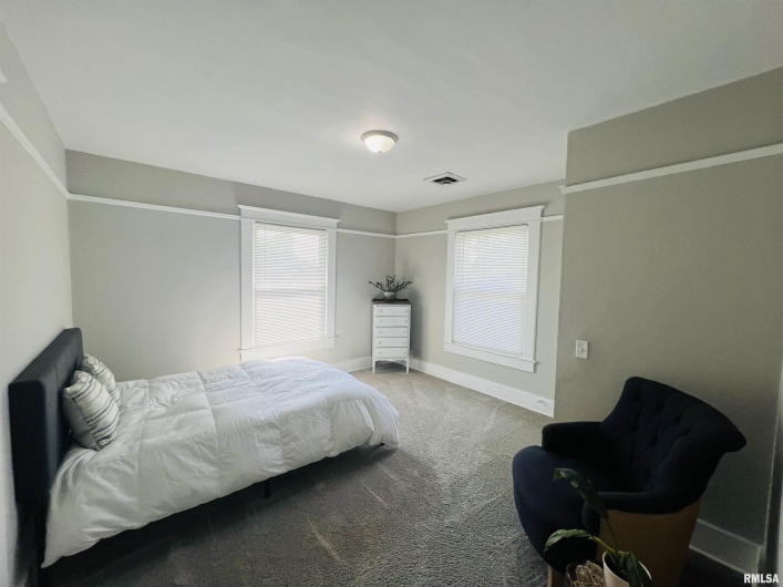 715 MCKINLEY Street, Harrisburg, Illinois 62946, 3 Bedrooms Bedrooms, 0 ,2 BathroomsBathrooms,Residential,For Sale,MCKINLEY,0,RMAEB459019