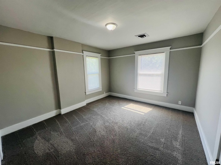 715 MCKINLEY Street, Harrisburg, Illinois 62946, 3 Bedrooms Bedrooms, 0 ,2 BathroomsBathrooms,Residential,For Sale,MCKINLEY,0,RMAEB459019