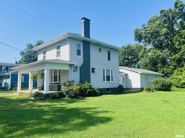 715 MCKINLEY Street, Harrisburg, Illinois 62946, 3 Bedrooms Bedrooms, 0 ,2 BathroomsBathrooms,Residential,For Sale,MCKINLEY,0,RMAEB459019