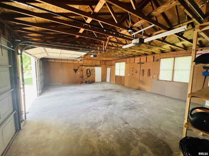 715 MCKINLEY Street, Harrisburg, Illinois 62946, 3 Bedrooms Bedrooms, 0 ,2 BathroomsBathrooms,Residential,For Sale,MCKINLEY,0,RMAEB459019