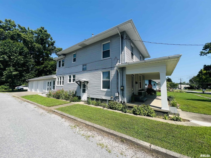 715 MCKINLEY Street, Harrisburg, Illinois 62946, 3 Bedrooms Bedrooms, 0 ,2 BathroomsBathrooms,Residential,For Sale,MCKINLEY,0,RMAEB459019