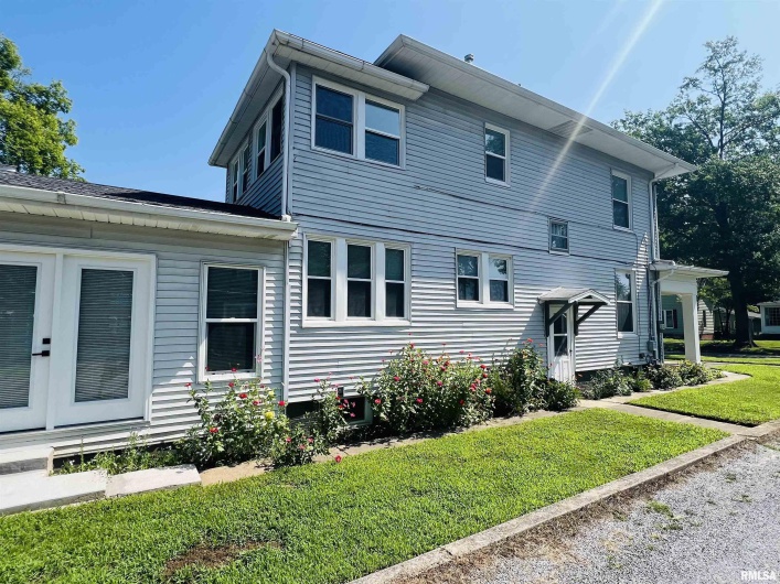 715 MCKINLEY Street, Harrisburg, Illinois 62946, 3 Bedrooms Bedrooms, 0 ,2 BathroomsBathrooms,Residential,For Sale,MCKINLEY,0,RMAEB459019