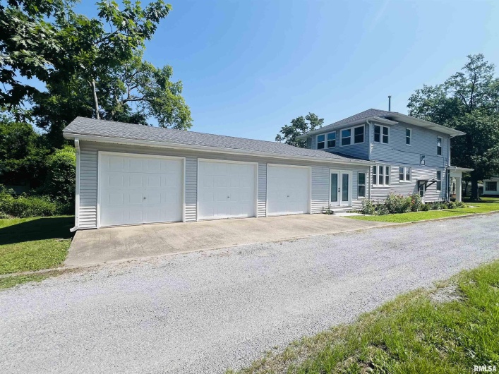 715 MCKINLEY Street, Harrisburg, Illinois 62946, 3 Bedrooms Bedrooms, 0 ,2 BathroomsBathrooms,Residential,For Sale,MCKINLEY,0,RMAEB459019