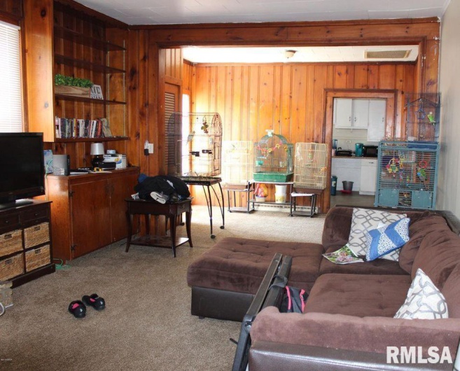408 JAMES Street, Carbondale, Illinois 62901, 4 Bedrooms Bedrooms, 0 ,2 BathroomsBathrooms,Residential,For Sale,JAMES,0,RMAEB457943
