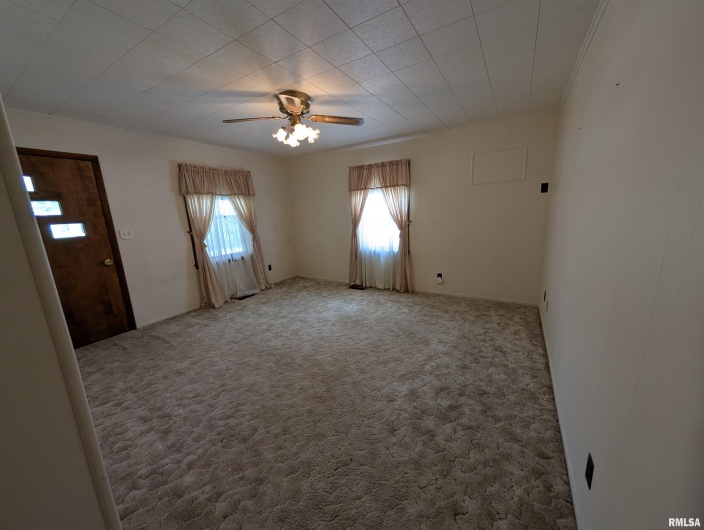 603 LOGAN Street, Marion, Illinois 62959, 3 Bedrooms Bedrooms, 0 ,1 BathroomBathrooms,Residential,For Sale,LOGAN,0,RMAQC4265788