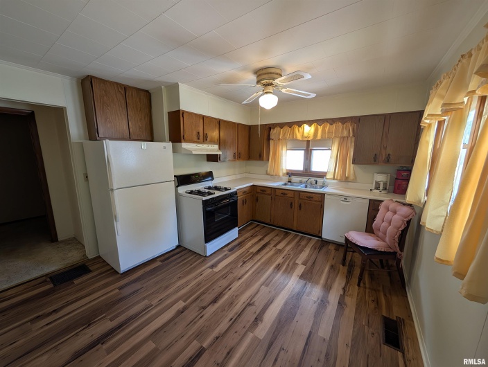 603 LOGAN Street, Marion, Illinois 62959, 3 Bedrooms Bedrooms, 0 ,1 BathroomBathrooms,Residential,For Sale,LOGAN,0,RMAQC4265788
