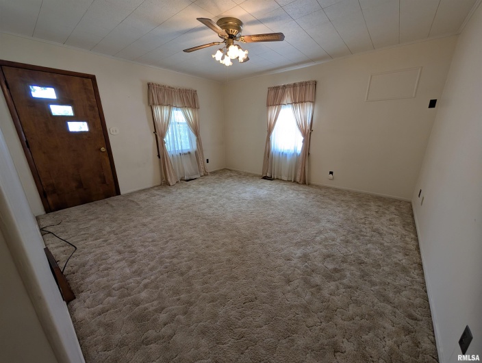 603 LOGAN Street, Marion, Illinois 62959, 3 Bedrooms Bedrooms, 0 ,1 BathroomBathrooms,Residential,For Sale,LOGAN,0,RMAQC4265788