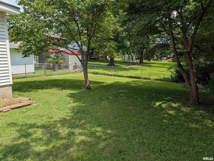 603 LOGAN Street, Marion, Illinois 62959, 3 Bedrooms Bedrooms, 0 ,1 BathroomBathrooms,Residential,For Sale,LOGAN,0,RMAQC4265788