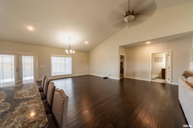 4747 PINTAIL Lane, Creal Springs, Illinois 62922, 3 Bedrooms Bedrooms, 0 ,2 BathroomsBathrooms,Residential,For Sale,PINTAIL,0,RMAQC4265790