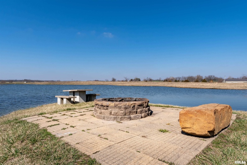4747 PINTAIL Lane, Creal Springs, Illinois 62922, 3 Bedrooms Bedrooms, 0 ,2 BathroomsBathrooms,Residential,For Sale,PINTAIL,0,RMAQC4265790