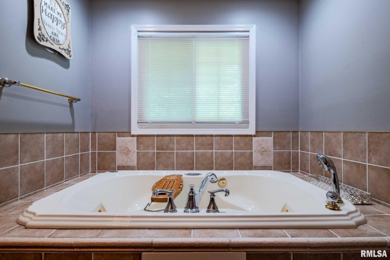 408 Clark Trail, Herrin, Illinois 62948, 3 Bedrooms Bedrooms, 0 ,2 BathroomsBathrooms,Residential,For Sale,Clark Trail,0,RMAQC4265794