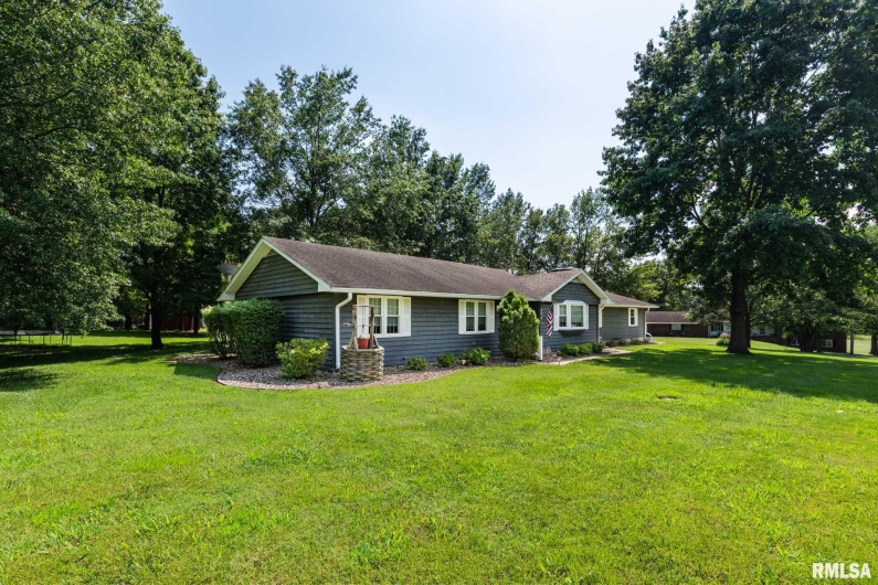 408 Clark Trail, Herrin, Illinois 62948, 3 Bedrooms Bedrooms, 0 ,2 BathroomsBathrooms,Residential,For Sale,Clark Trail,0,RMAQC4265794