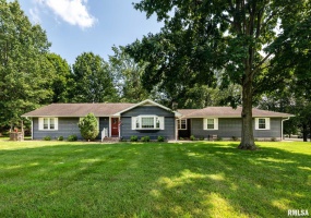 408 Clark Trail, Herrin, Illinois 62948, 3 Bedrooms Bedrooms, 0 ,2 BathroomsBathrooms,Residential,For Sale,Clark Trail,0,RMAQC4265794