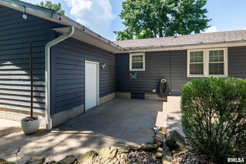 408 Clark Trail, Herrin, Illinois 62948, 3 Bedrooms Bedrooms, 0 ,2 BathroomsBathrooms,Residential,For Sale,Clark Trail,0,RMAQC4265794