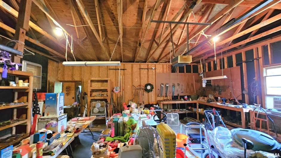 708 20TH Street, Herrin, Illinois 62948, 2 Bedrooms Bedrooms, 0 ,1 BathroomBathrooms,Residential,For Sale,20TH,0,RMAEB459030