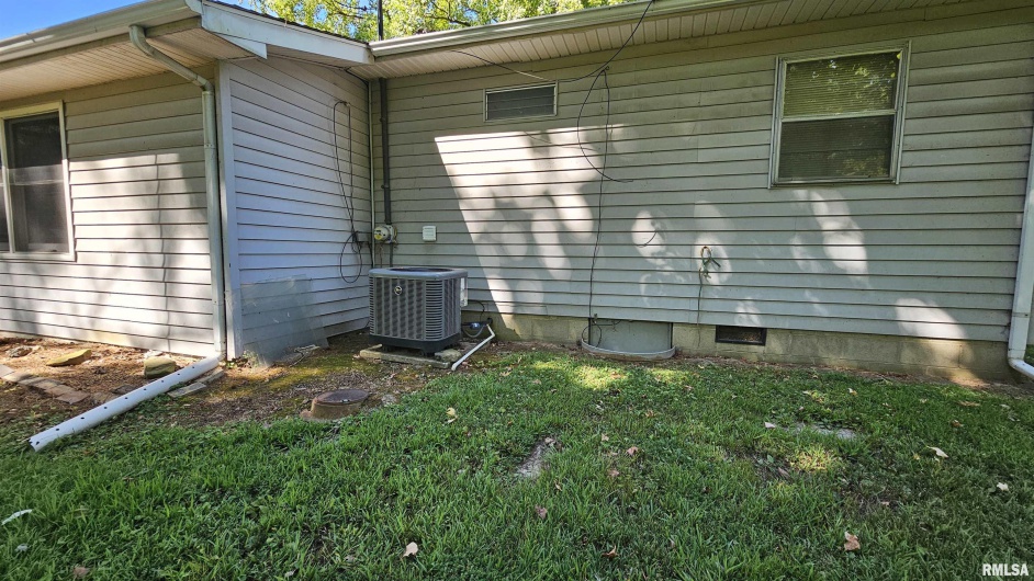 708 20TH Street, Herrin, Illinois 62948, 2 Bedrooms Bedrooms, 0 ,1 BathroomBathrooms,Residential,For Sale,20TH,0,RMAEB459030