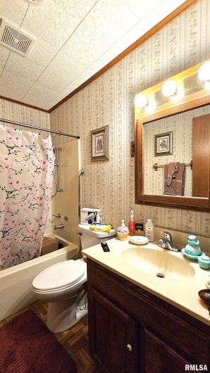 708 20TH Street, Herrin, Illinois 62948, 2 Bedrooms Bedrooms, 0 ,1 BathroomBathrooms,Residential,For Sale,20TH,0,RMAEB459030