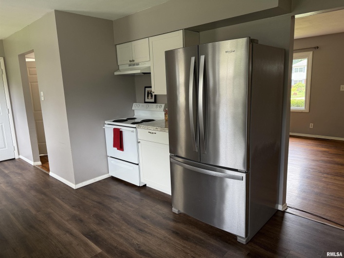 104 GLENVIEW Drive, Carbondale, Illinois 62901, 3 Bedrooms Bedrooms, 0 ,1 BathroomBathrooms,Residential,For Sale,GLENVIEW,0,RMAEB459032