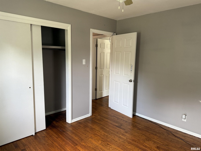104 GLENVIEW Drive, Carbondale, Illinois 62901, 3 Bedrooms Bedrooms, 0 ,1 BathroomBathrooms,Residential,For Sale,GLENVIEW,0,RMAEB459032