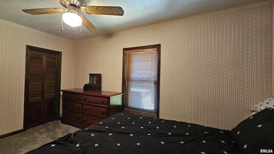 1210 PETERSON Avenue, Johnston City, Illinois 62951, 2 Bedrooms Bedrooms, 0 ,1 BathroomBathrooms,Residential,For Sale,PETERSON,0,RMAEB459033