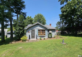 1210 PETERSON Avenue, Johnston City, Illinois 62951, 2 Bedrooms Bedrooms, 0 ,1 BathroomBathrooms,Residential,For Sale,PETERSON,0,RMAEB459033