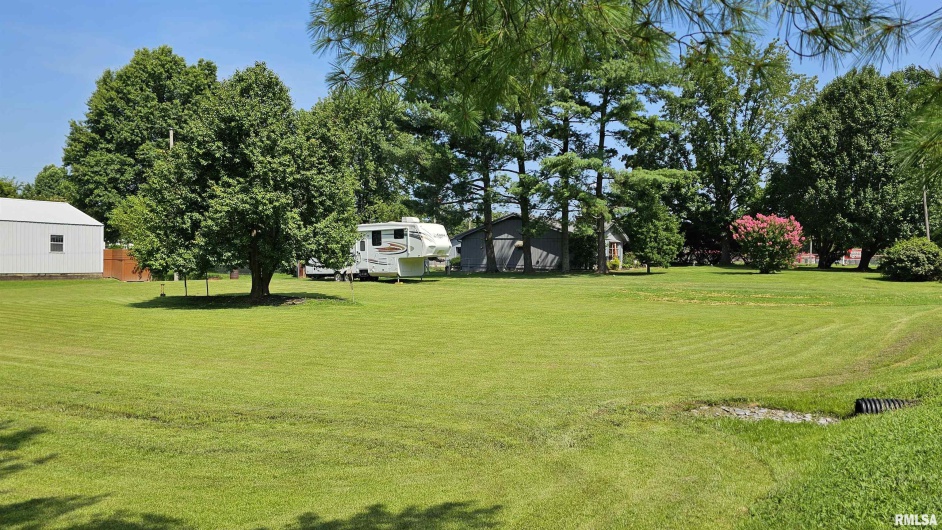 1210 PETERSON Avenue, Johnston City, Illinois 62951, 2 Bedrooms Bedrooms, 0 ,1 BathroomBathrooms,Residential,For Sale,PETERSON,0,RMAEB459033