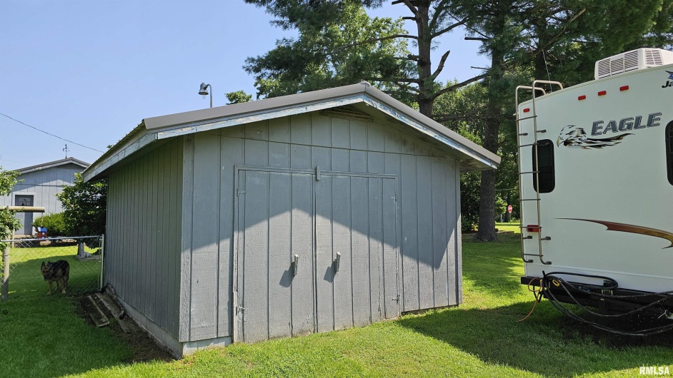 1210 PETERSON Avenue, Johnston City, Illinois 62951, 2 Bedrooms Bedrooms, 0 ,1 BathroomBathrooms,Residential,For Sale,PETERSON,0,RMAEB459033