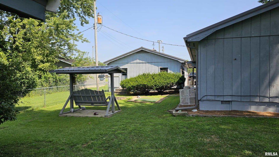 1210 PETERSON Avenue, Johnston City, Illinois 62951, 2 Bedrooms Bedrooms, 0 ,1 BathroomBathrooms,Residential,For Sale,PETERSON,0,RMAEB459033