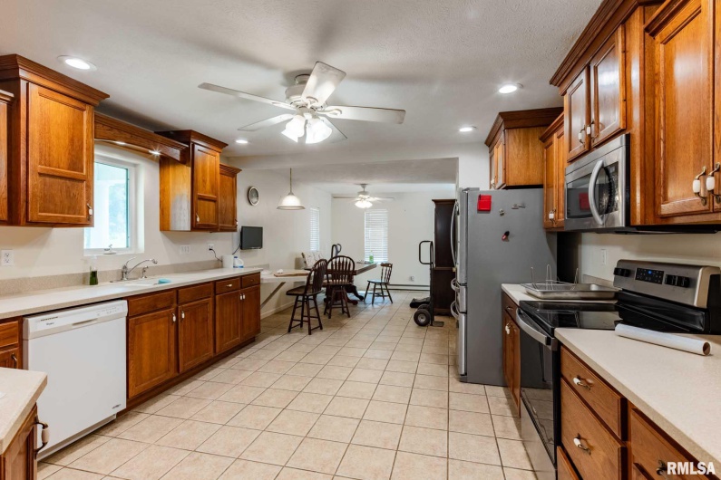 11029 Route 166, Marion, Illinois 62959, 2 Bedrooms Bedrooms, 0 ,1 BathroomBathrooms,Residential,For Sale,Route 166,0,RMAQC4265820