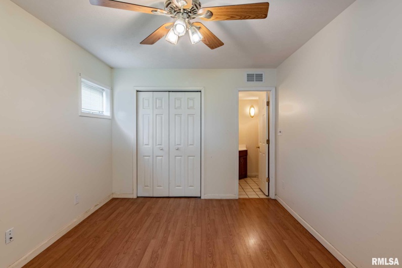 11029 Route 166, Marion, Illinois 62959, 2 Bedrooms Bedrooms, 0 ,1 BathroomBathrooms,Residential,For Sale,Route 166,0,RMAQC4265820