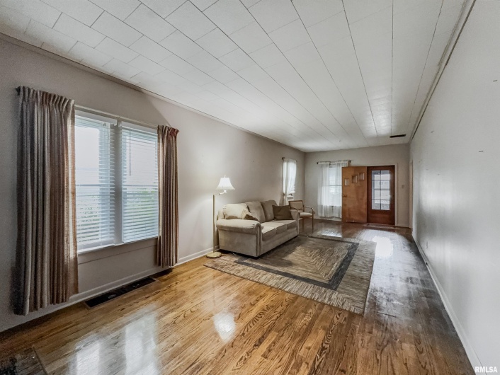616 9TH Street, Herrin, Illinois 62948, 2 Bedrooms Bedrooms, 0 ,1 BathroomBathrooms,Residential,For Sale,9TH,0,RMAQC4265822