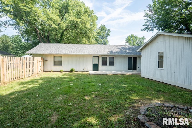 1413 Sebring Way, Carbondale, Illinois 62901, 3 Bedrooms Bedrooms, 0 ,1 BathroomBathrooms,Residential,For Sale,Sebring,0,RMAQC4265846